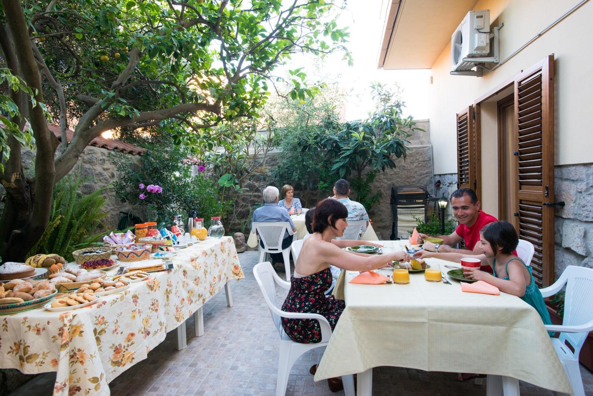 B&B L'Albero Dei Limoni Portoscuso Bagian luar foto