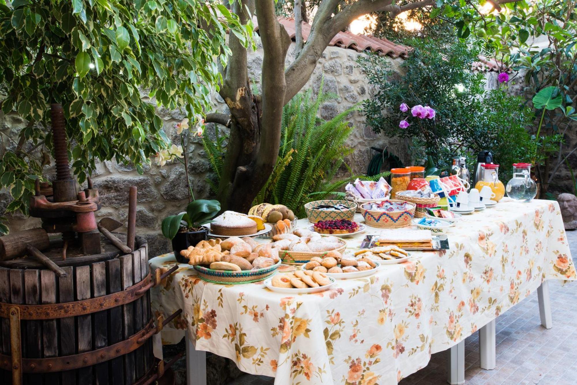 B&B L'Albero Dei Limoni Portoscuso Bagian luar foto