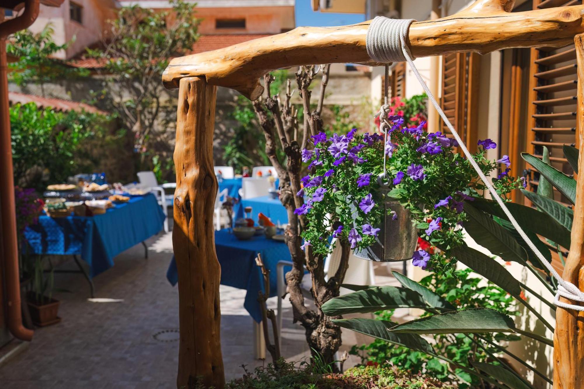 B&B L'Albero Dei Limoni Portoscuso Bagian luar foto